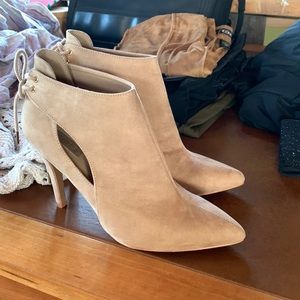 💛Forever 21 Faux Suede Pointy Heels